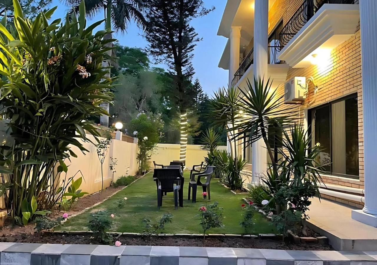 Infinity Villa Islamabad Exteriör bild